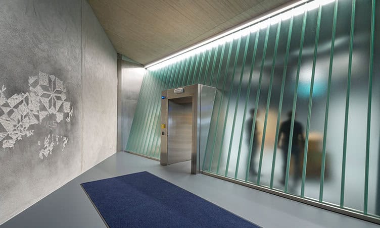 Fortius-Stockage-Oeuvre-d-art_0000s_0001_10-09-lobby_day2